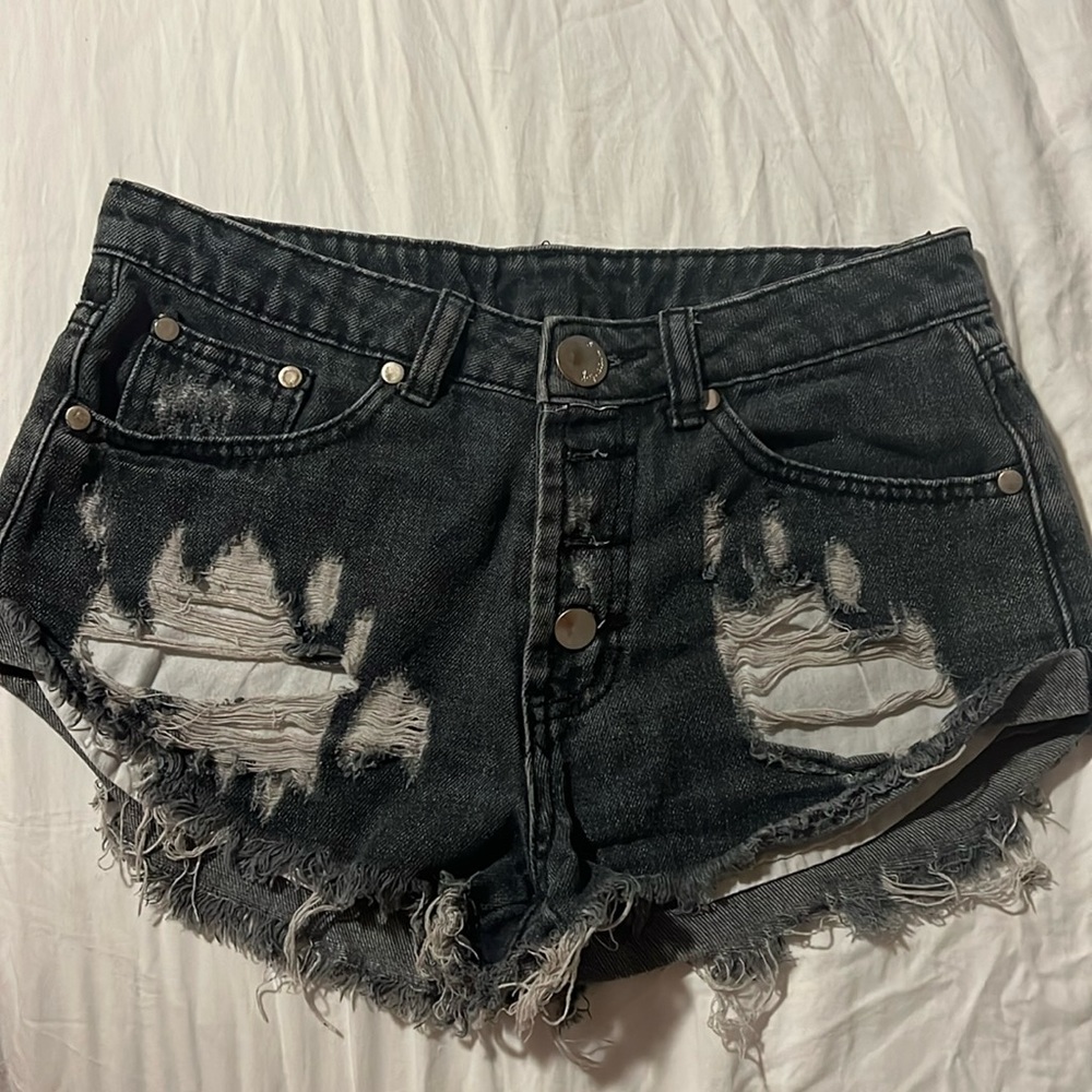 Signature 8 high waisted shorts. Black/ gray. Size small. 100% cotton.